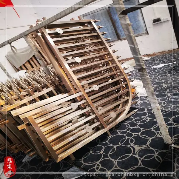 浙江别墅轻奢浮雕金属护栏设计定做 自建房中式不锈钢焊接楼梯扶手