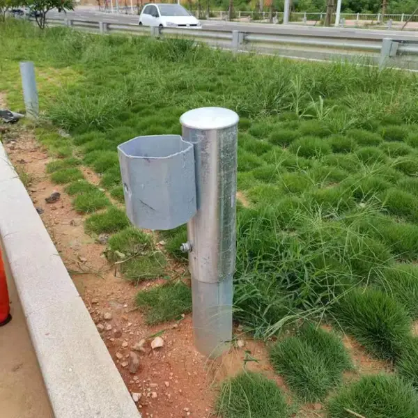 高速公路波形梁护栏厂家价格-***波形护栏板报价