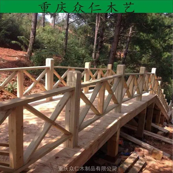 万州户外防腐木廊架 景区防腐木弧形花架 防腐木平台栏杆 庭院防腐木栅栏批发 众仁木艺