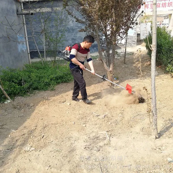 果园菜地旋耕除草机 荒山灌木杂草割灌机 果园大棚割草机视频