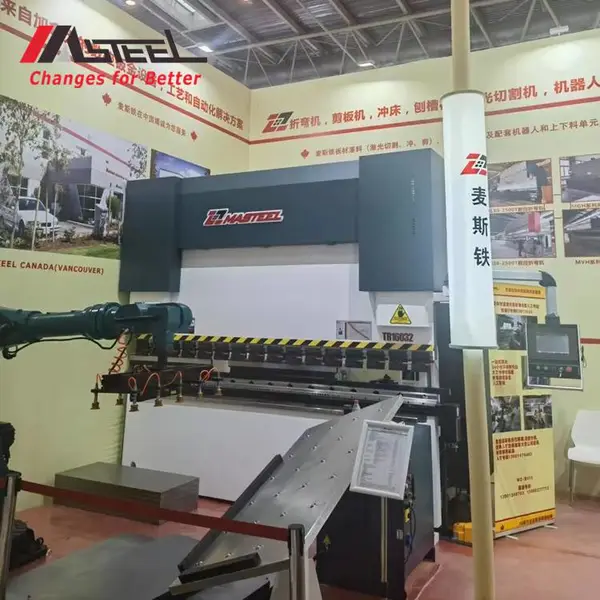 ��˹�����������ӽ��豸MBϵ�е�Һͬ������Һѹ�����100T/4100