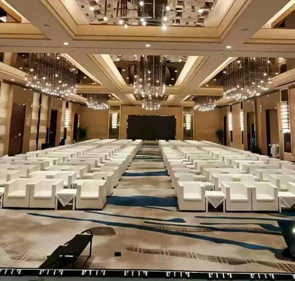 郑州沙发椅子租赁|白皮黑皮沙发/折叠椅/贵宾椅 一站式上门