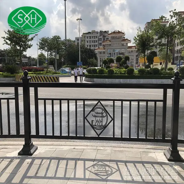 惠州开发区公路护栏加工 湛江机动车道隔离栏现货 江门人行道护栏单价