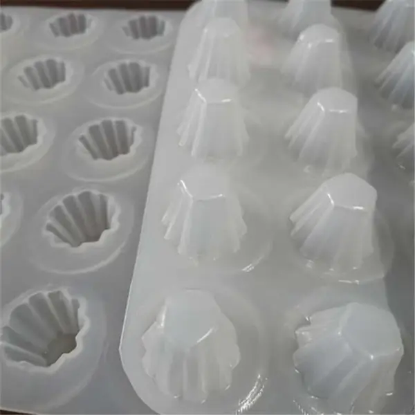 塑料排水板 车库顶板凸高12mm排水板