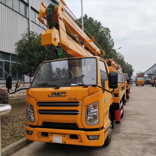 江铃蓝牌高空作业车 13.5米路灯维修车 曲臂式升降车