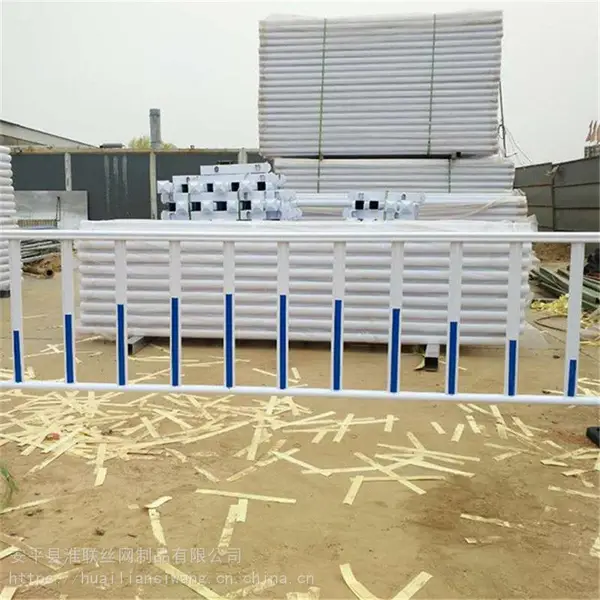 热镀锌喷塑市政护栏 人行道防撞栏杆 道路隔离栅栏