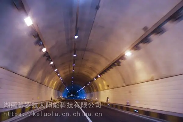 LED太阳能隧道灯带(光伏隧道灯带可改造现有隧道灯带)