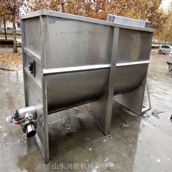 半湿物料饲料搅拌机 成套设备粉碎混合机 玉米立式拌草车