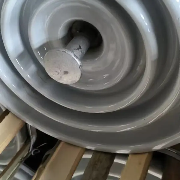 XP-70 悬式瓷质绝缘子 高压输电线路专用绝缘器件