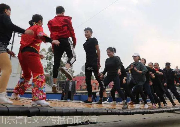 抖音网红桥 抖音摇摆桥 水上大型游艺设备 大型水上互动设备 景区营收道具