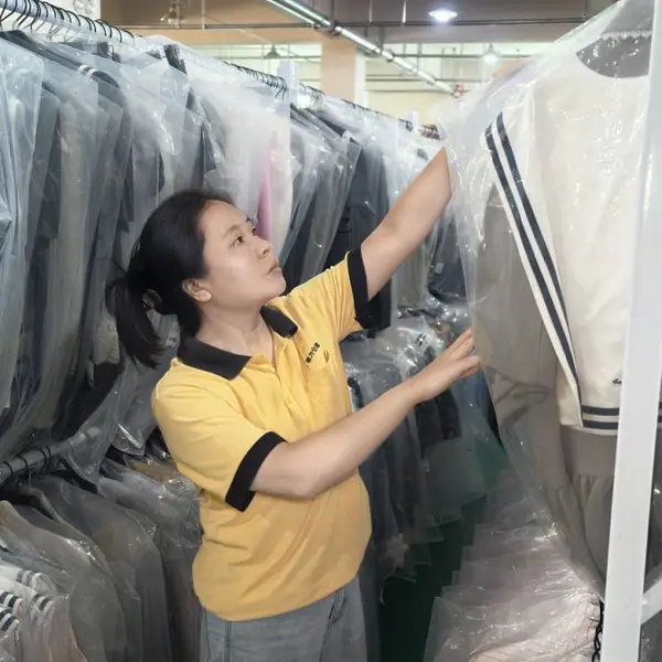 全托管仓库出租整合仓配一体服务 完成户外防晒服饰代发履约