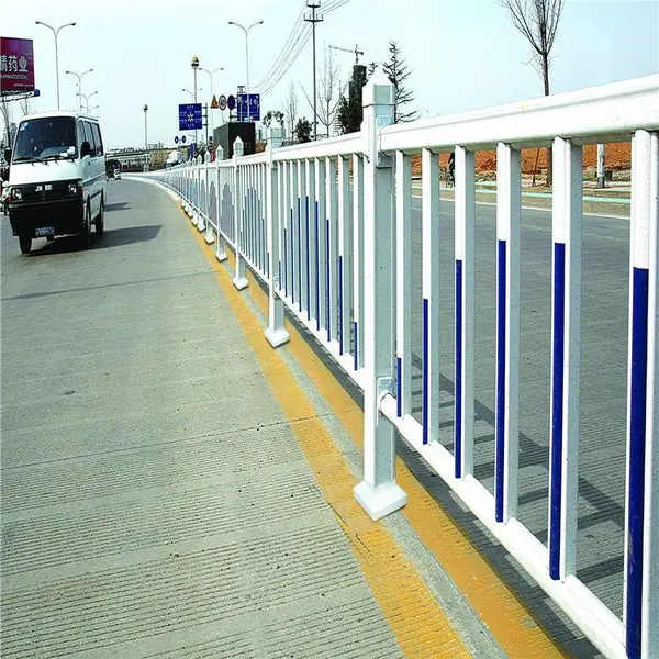 ��·���ĸ��뻤�� С����·������ �����ڲ���·������