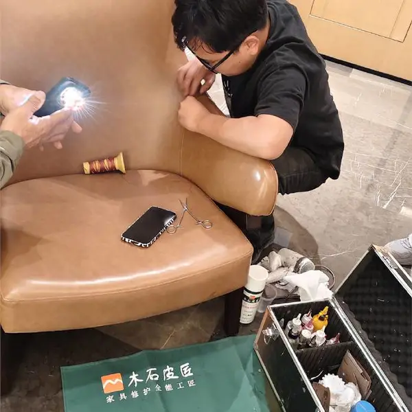 沙发修复培训-沙发维修翻新改色培训,大量工地现场实践