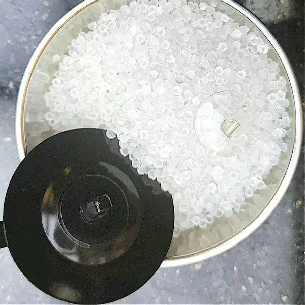 PVC塑料颗粒工厂直供批发注塑透明PVC颗粒 可用于吸盘等产品 可调色