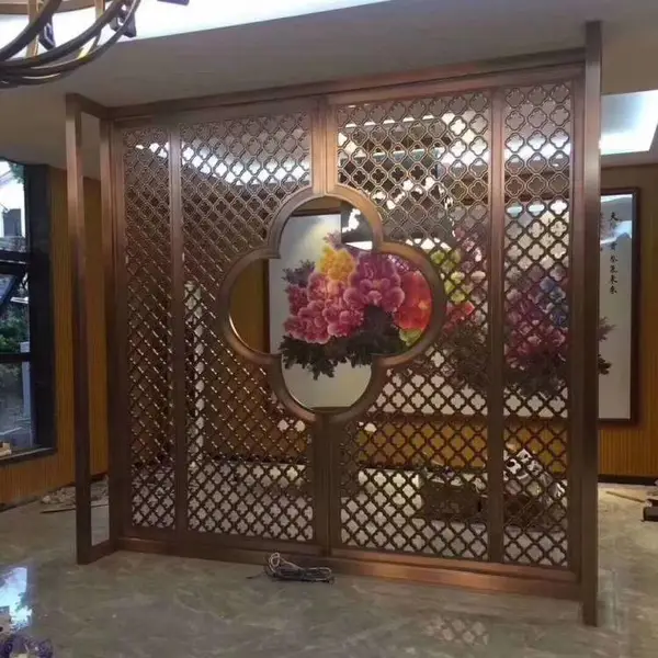 不锈钢激光花屏风隔断用在餐厅和客厅玄关位置