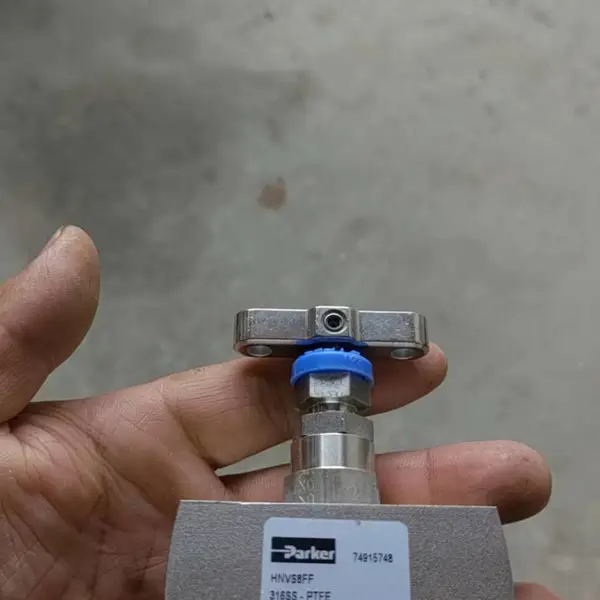 HNVS8FF�ɿ�PARKER������Ǳ��������ƽ�ֹ��˿�����ͷ�