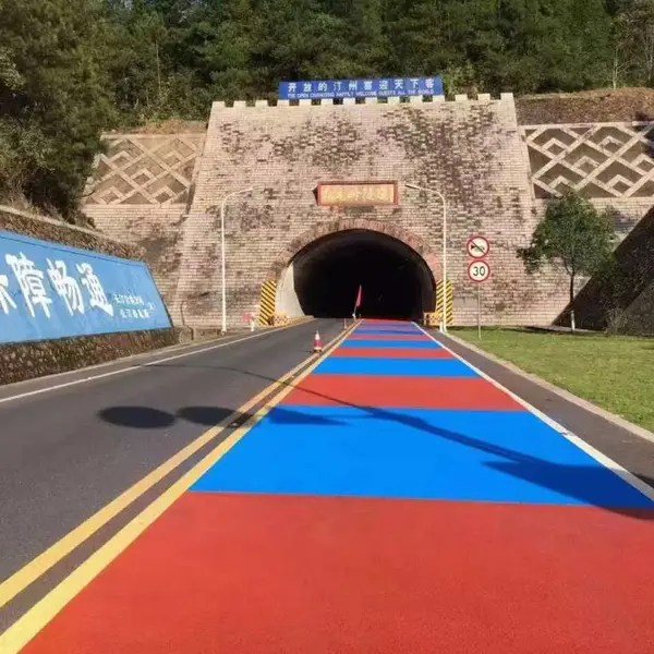 临夏回族自治州彩色陶瓷颗粒施工队 沥青路面彩色方哈改造