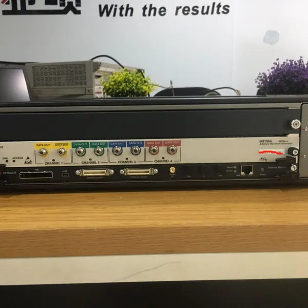 Keysight�ǵ�M819*** 65G���Ⲩ�η�����