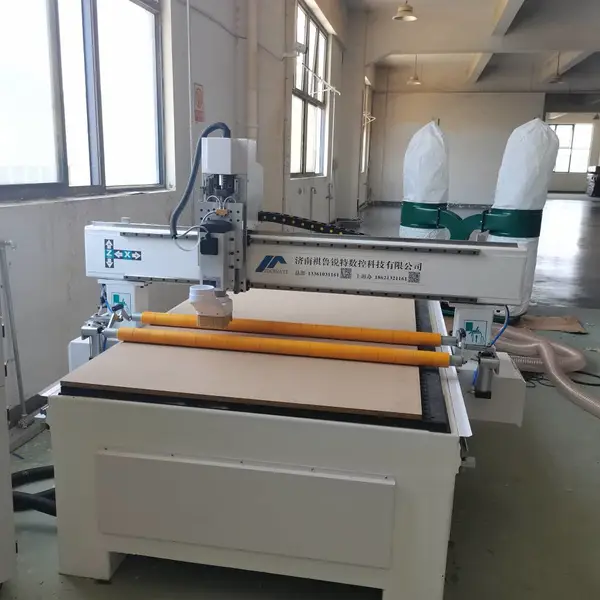 CNC雕刻打孔开料机铝蜂窝板数控雕刻机电脑雕刻机多少钱一台