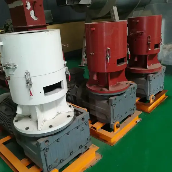 畜牧养殖设备饲料颗粒机 小型家用养殖颗粒饲料机 玉米秸秆制粒机