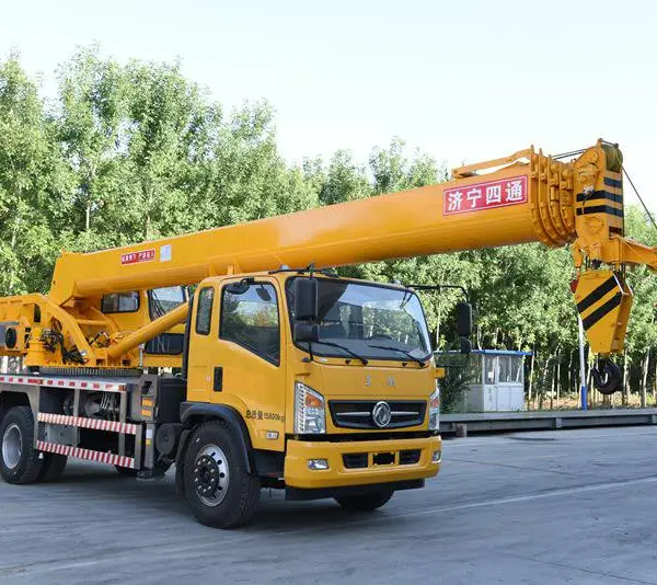 16吨吊车***—济宁四通小型起重机厂家
