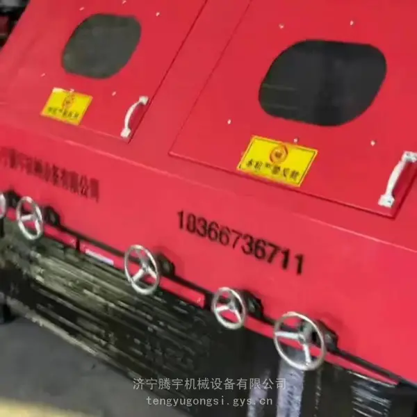 二机头带钢丝轮圆钢管除锈机械 去氧化皮带千叶轮的钢管除锈抛光机 三机头钢管抛光