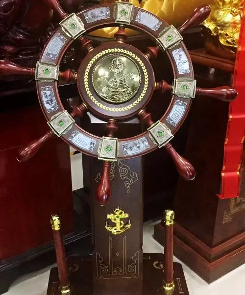 实木航海舵轮 西安方向舵手工艺品 配厢式底座船舵摆件