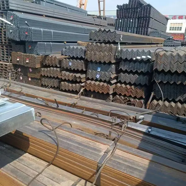 河 口钢材供应槽钢 角铁 支持加工定制 建筑工程用热轧钢铁 驰宇建材