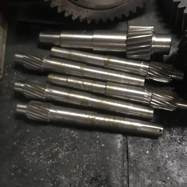 齿轮减速机 起重机用硬齿面减速机小齿轮 输入齿轮轴