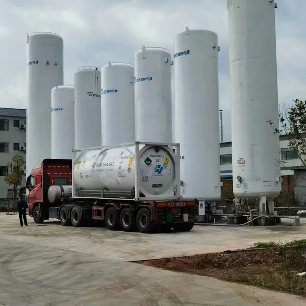 100立方0.8MPa立式液氧真空储罐低压气化器和终端管路调节系统