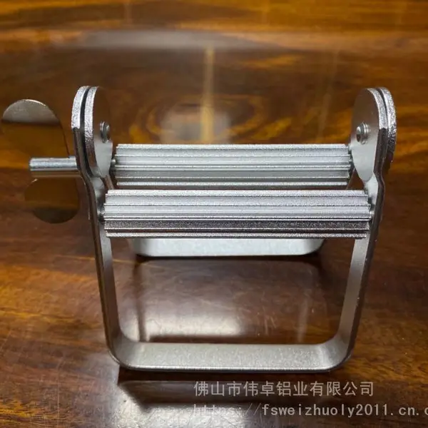 金属挤膏器颜料挤压器护手霜面霜胶水挤压工具铝挤压夹铝挤夹批发
