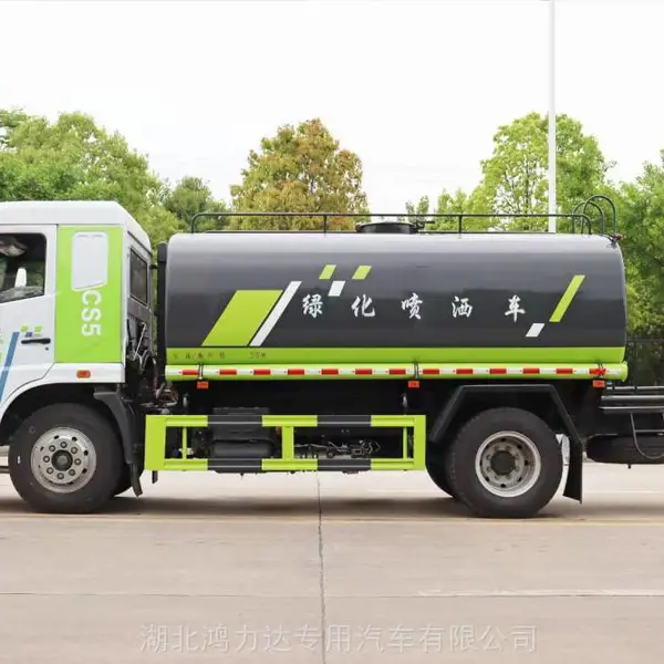 山东2吨洒水车高效作业助力城市道路清洁与环境美化