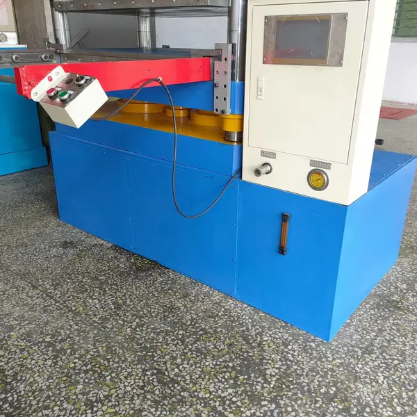 100����ѹ����̨���²��ϳ�ѹ����Һѹ��