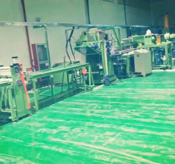 汽车隔音降噪阻尼片挤出机,丁基橡胶止震板挤出机,丁基胶片材生产线,丁基阻尼片挤出机