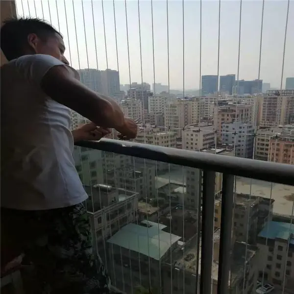 隐形防护网价格 厂家供应 材质不生锈 带沙发套料上门安装