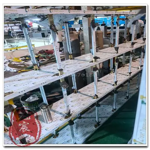 供应镀铬斜网不锈钢中式红酒置物架展示架 丝网精品货架展示柜