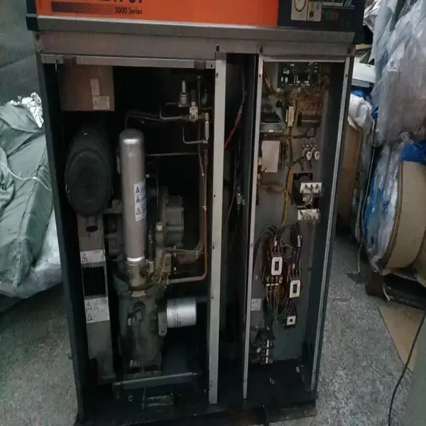 大量回收二手螺杆空压机阿特拉斯英格索兰进行口空压机废旧都可以