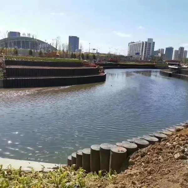 C30水泥仿木桩成品 预制钢筋混凝土护岸桩挡水墙 河堤防护桩