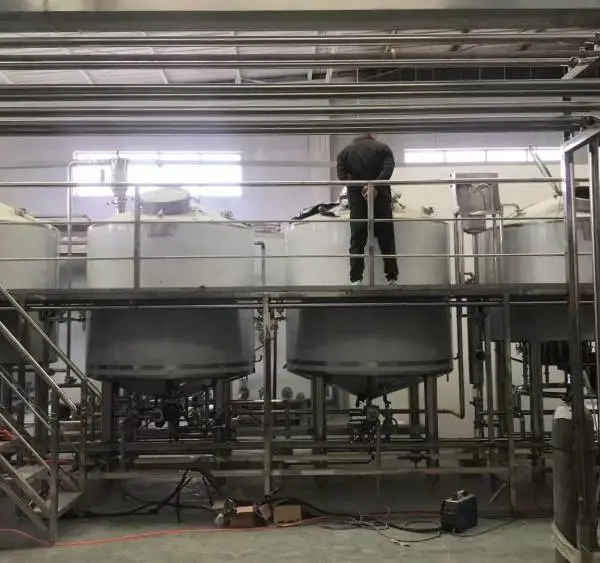 同样精酿啤酒设备 价格凭什么差几万?