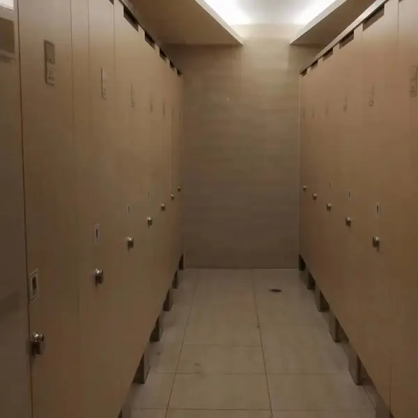 郑州活动板房卫生间隔断项目部 安装工棚厕所隔断板定制