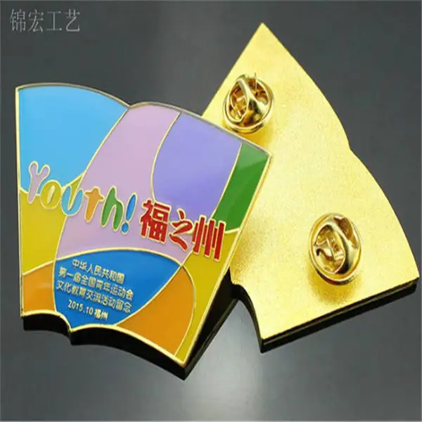 韩服装饰品胸针定做 设计公司胸牌定制 服装公司胸扣订制