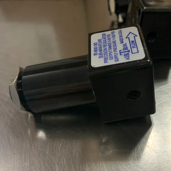 优势供应 AIRTROL 压力调节器 R-900-30 W/OS