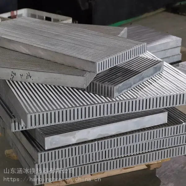全铝 涡轮增压中冷器 1119A4D-010华菱重卡 配件中冷器 油散热器