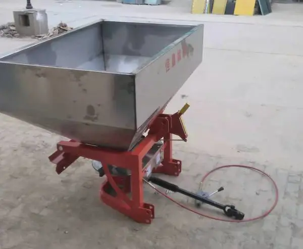 河南焦作撒肥器批发 撒肥机批发