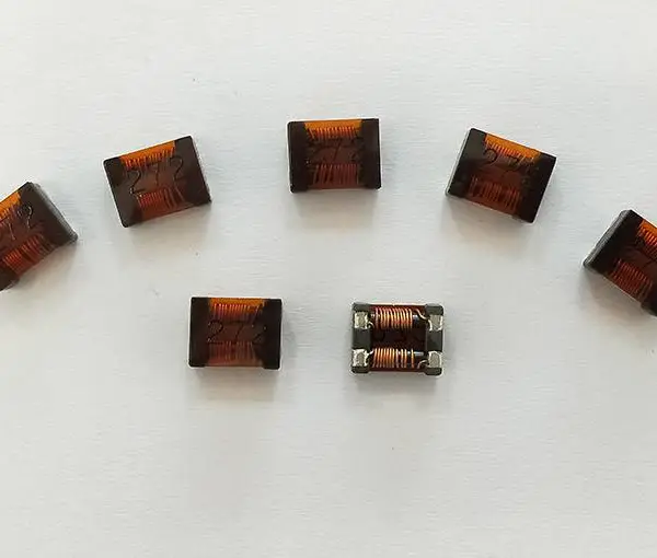 H-EAST一体tdk屏蔽插件共模空调贴片数字功放滤波电感HISS100808-R22L-R18