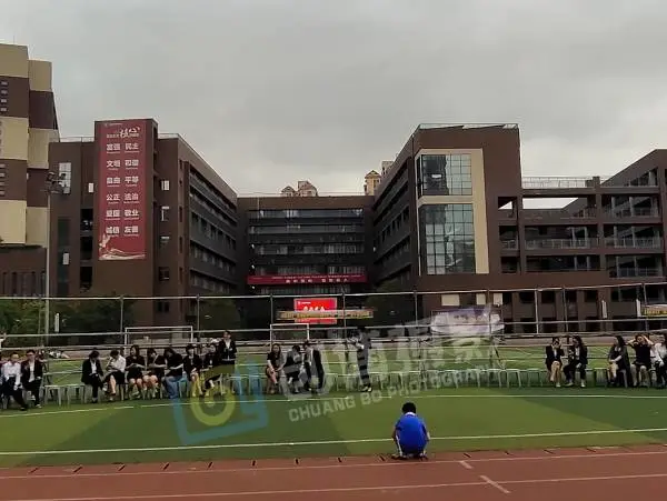东莞茶山千人集体照拍摄会议照跟拍合影站架出租商业拍摄照片冲洗画册制作