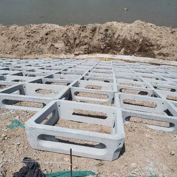 混凝土连锁河道砌块 水泥阶梯式护坡 植草式平铺型生态水利框