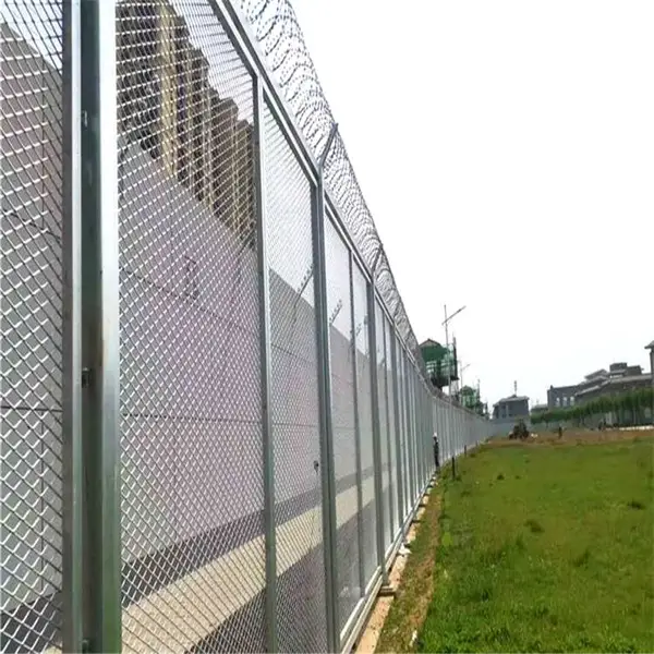 国帆制造不锈钢围栏网 高速公路护栏网生产厂