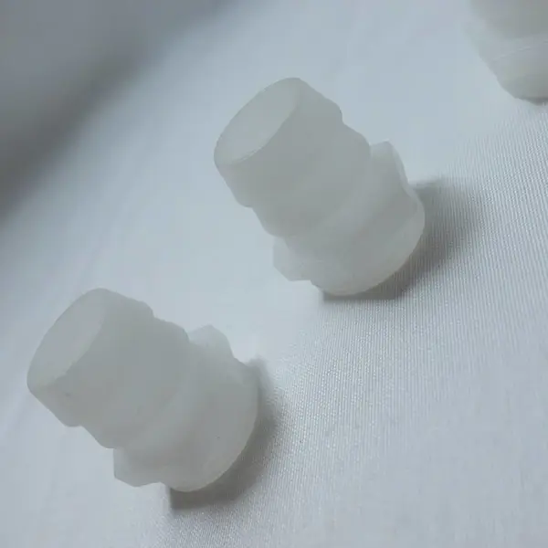 供应塑料零部件水嘴 灌浆嘴加工 塑料异型加工件 塑料零部件