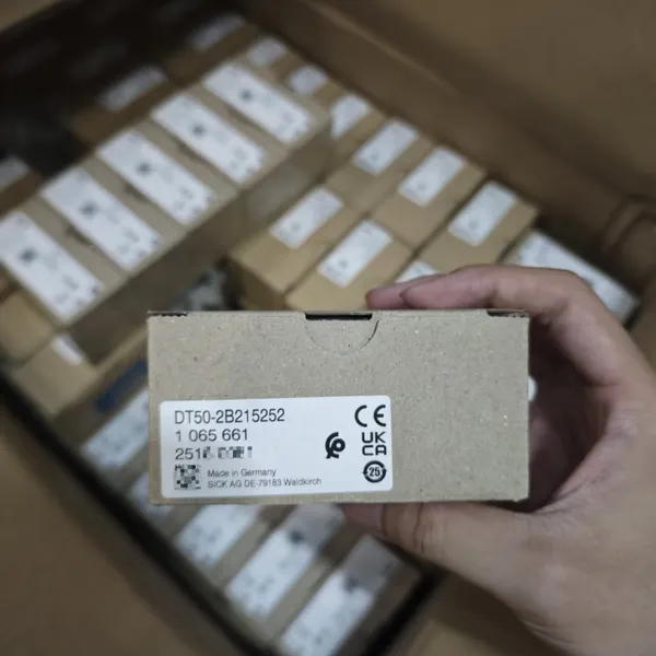 SICK 西克 1065661 DT50-2B215252 激光测距传感器 全新原装正品 现货